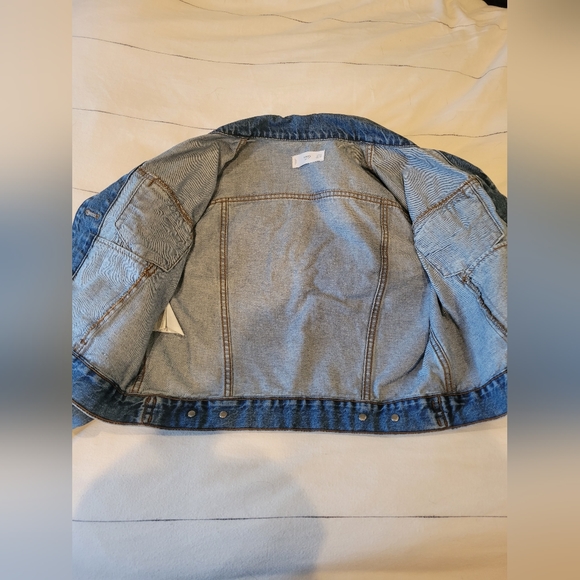 Women's MNG Blue Cropped Jean Jacket - Picture 3 of 6